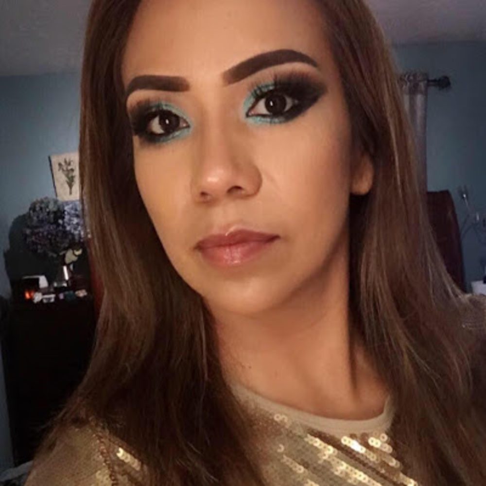 Meet your Posher, Yanet